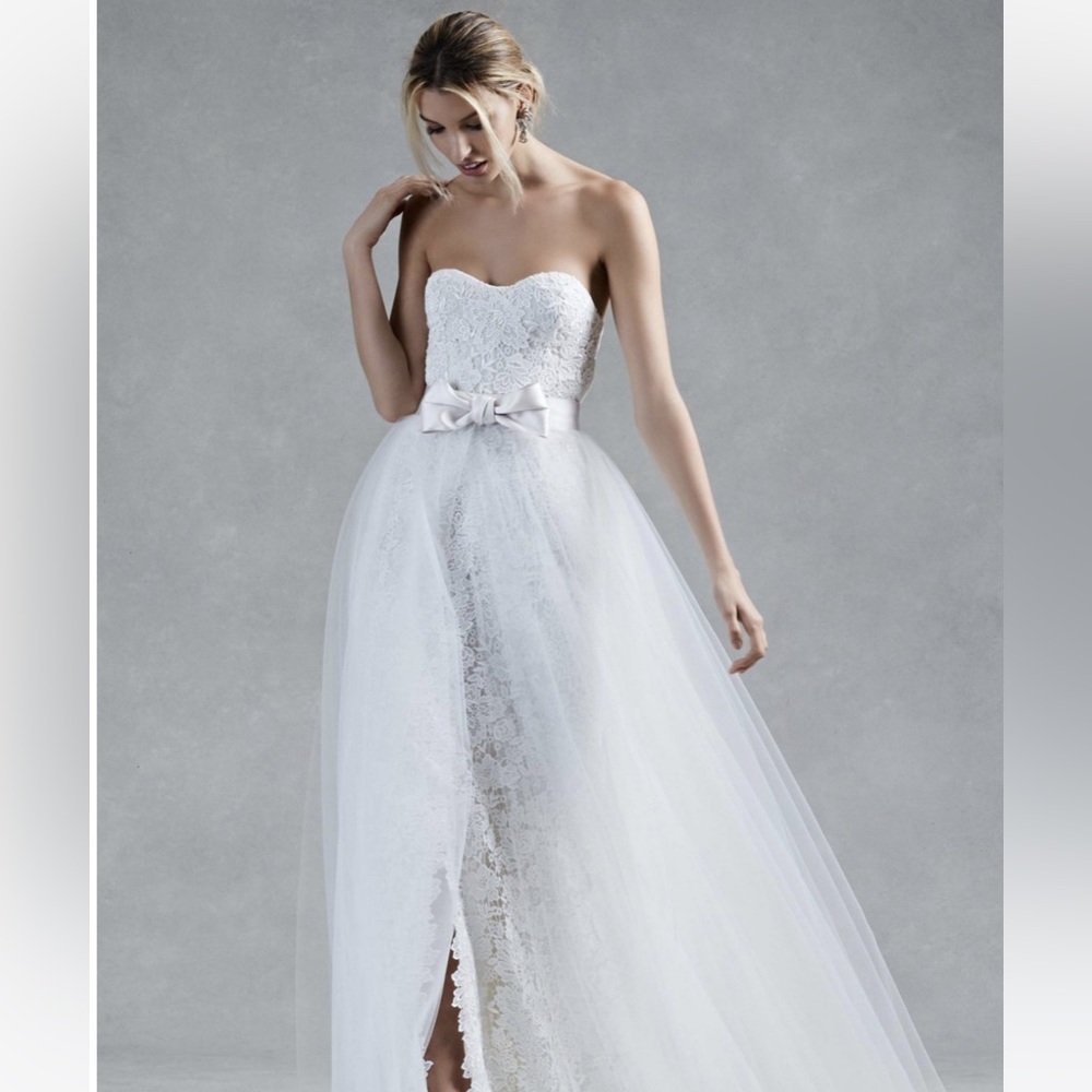 Oscar de la Renta White Lace Strapless Wedding Gown